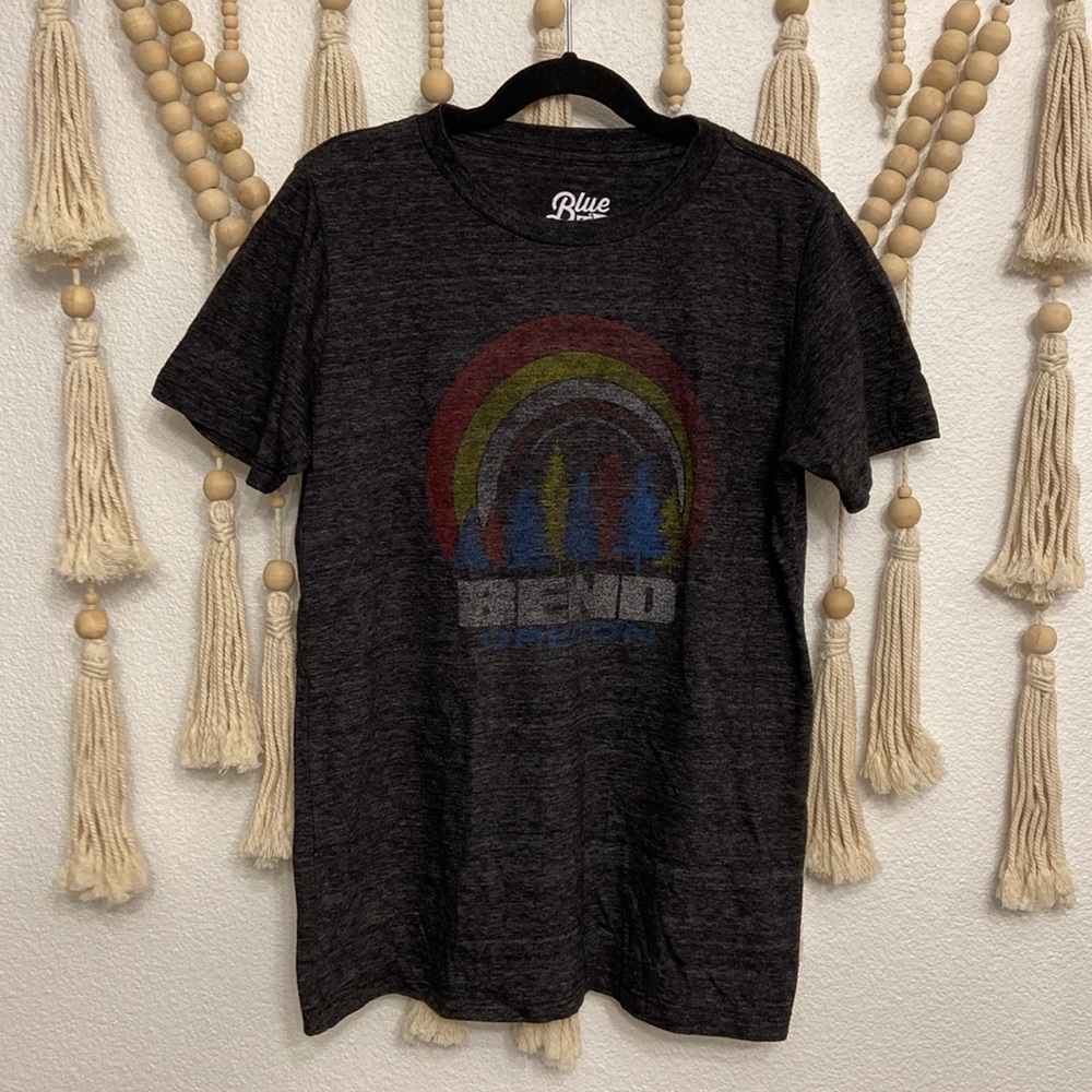 Bend, Oregon travel tee graphic shirt heathered black grey kids youth large